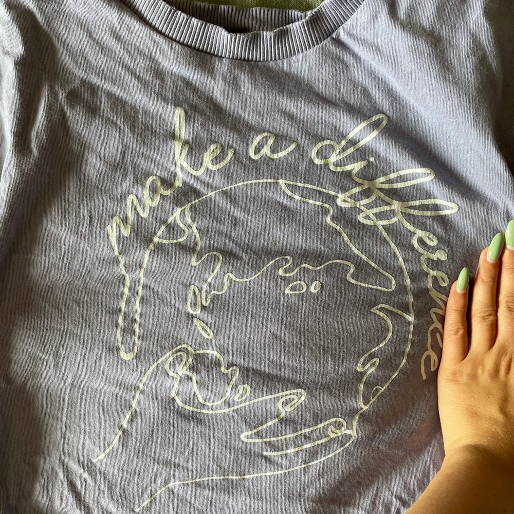 Distressed tee - Picture 2 of 3
